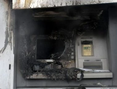 Εύβοια: Γέμισαν τις τσέπες τους με χρήμα και εξαφανίστηκαν - 57.000 ευρώ η λεία από ΑΤΜ